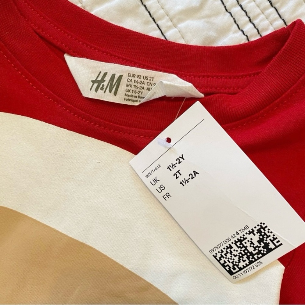 NWT H&M Santa's Face Long Sleeve Tee In Christmas Red size 2T - Picture 3 of 4